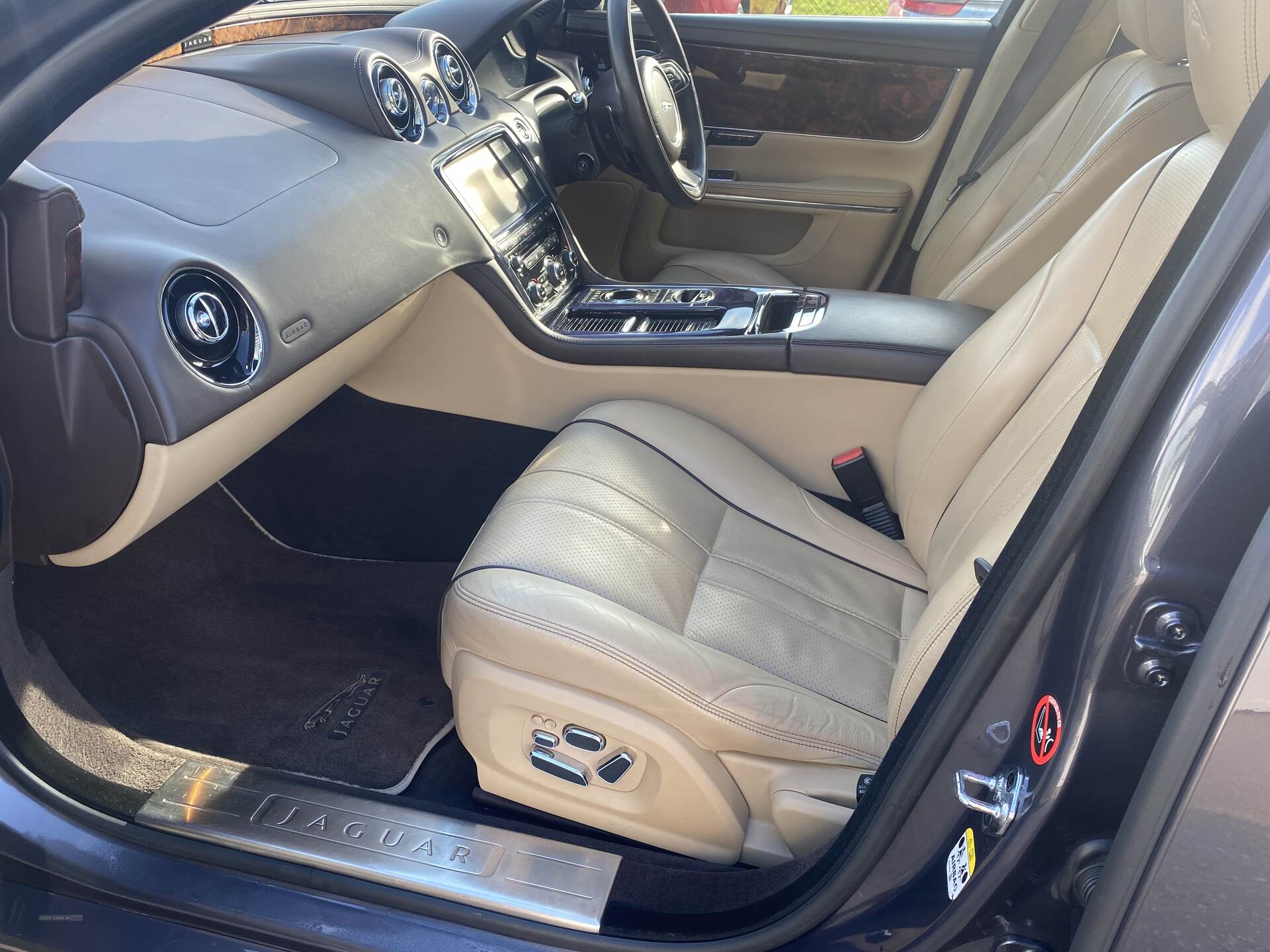 Mar 2011 Jaguar XJ 3.0d V6 Portfolio 4dr Auto