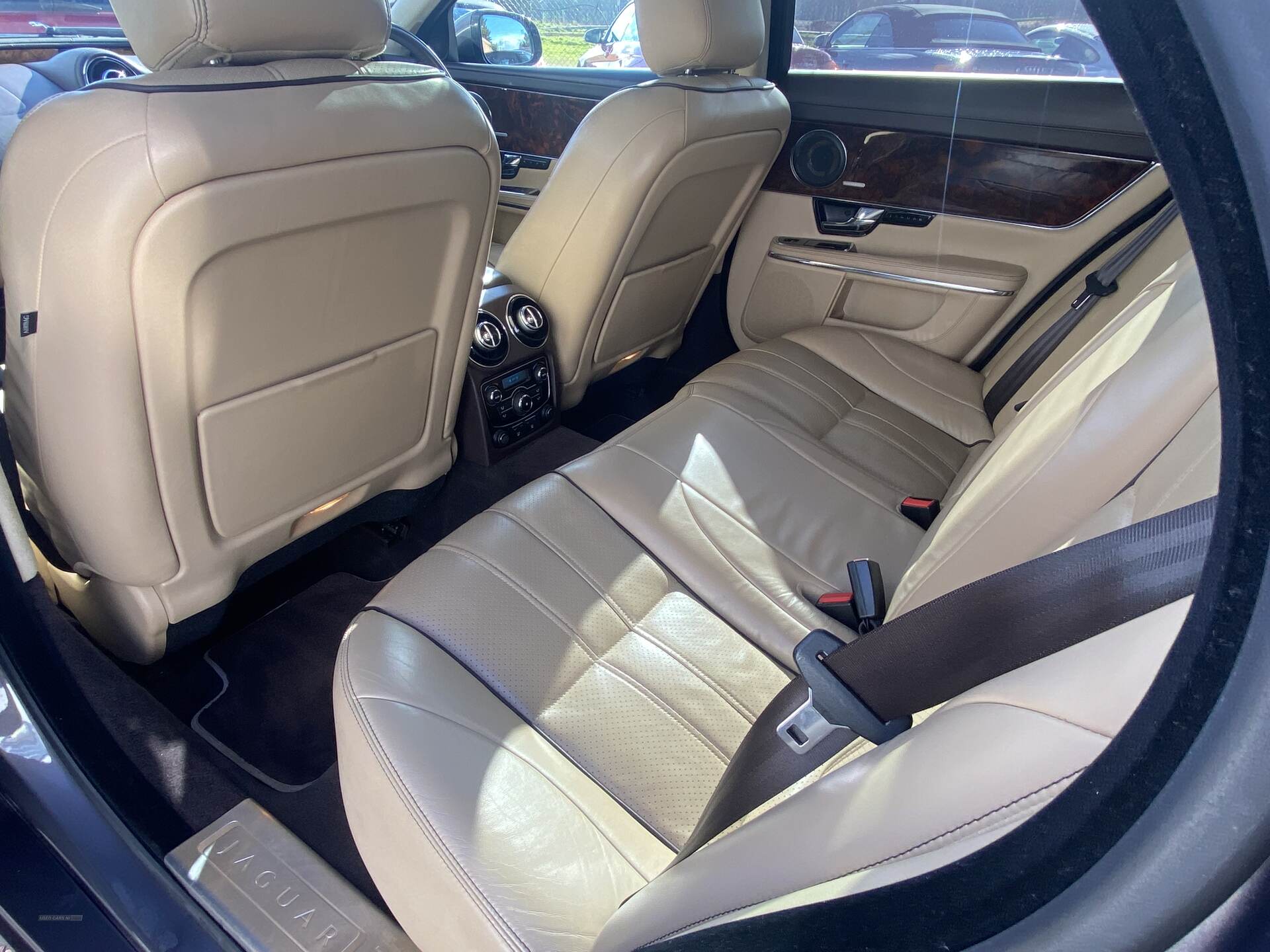 Mar 2011 Jaguar XJ 3.0d V6 Portfolio 4dr Auto