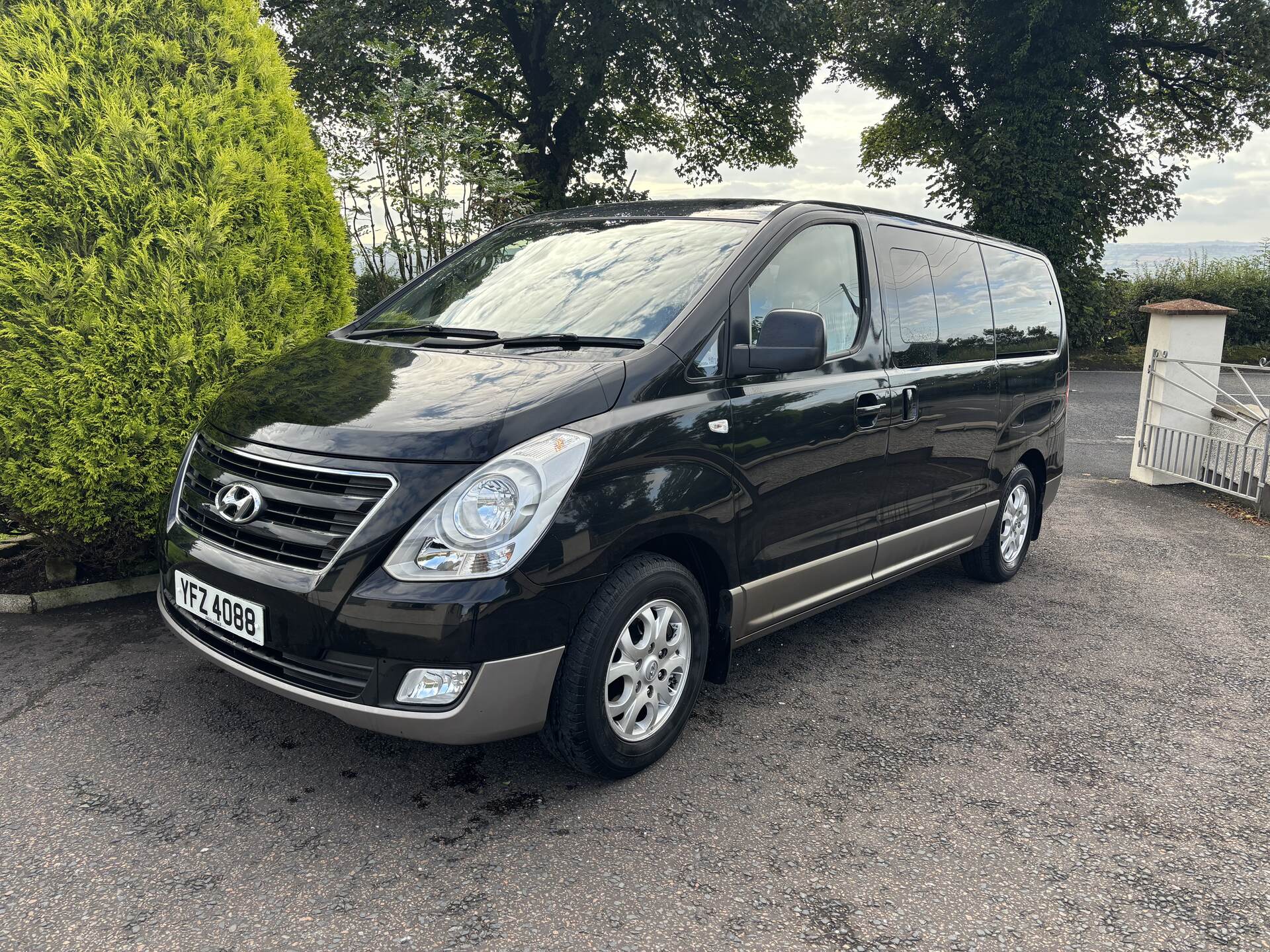 Hyundai i800 DIESEL ESTATE in Antrim