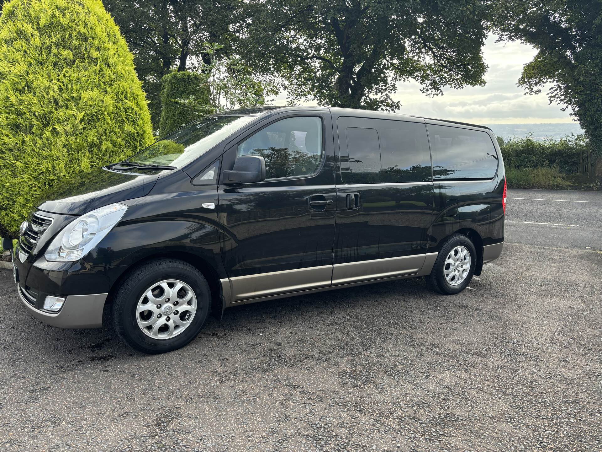 Hyundai i800 DIESEL ESTATE in Antrim