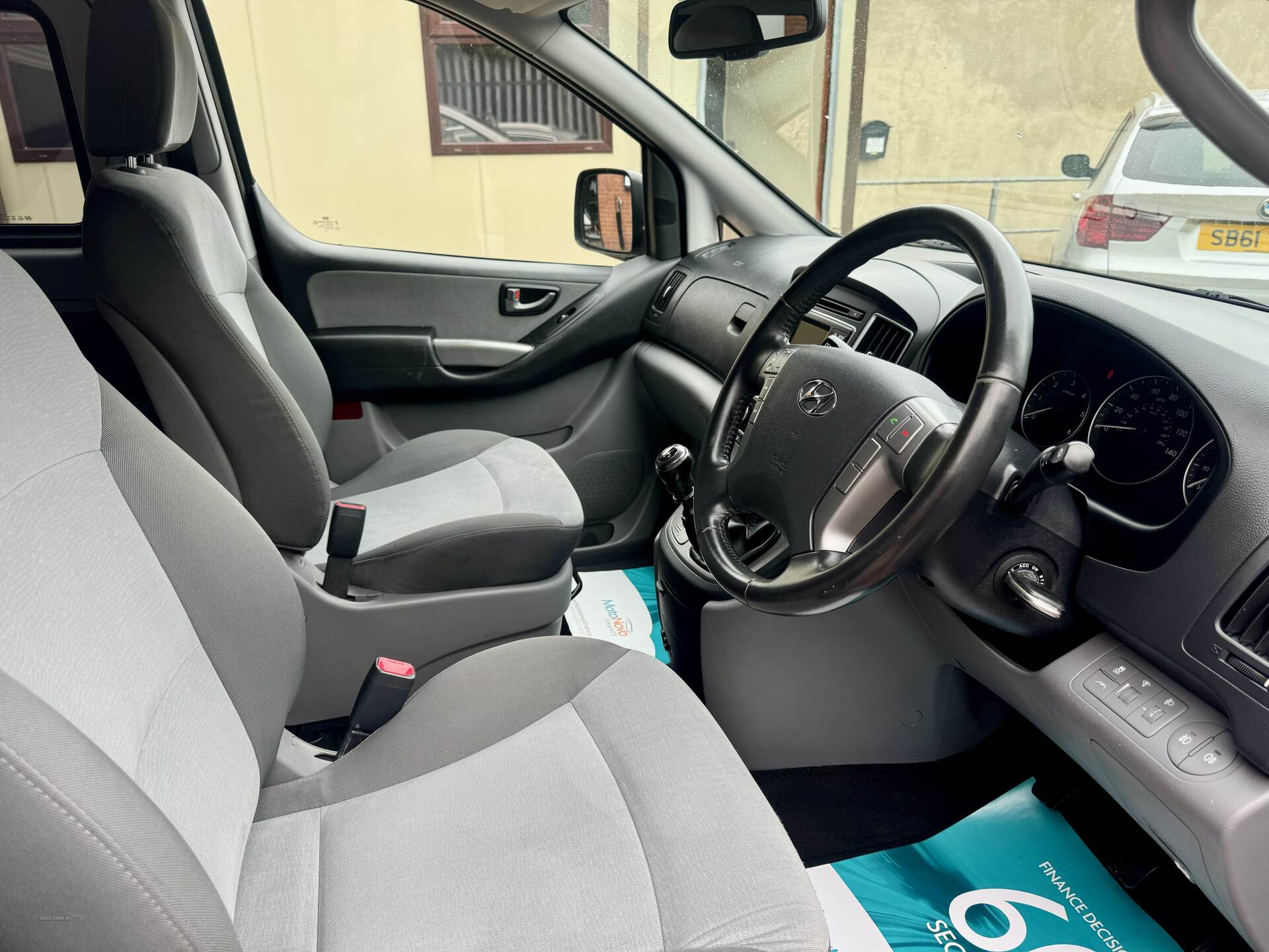 Feb 2017 Hyundai i800 2.5 CRDi [136] SE 5dr
