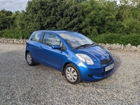 Toyota Yaris 1.0 VVT-i T3 3dr in Down