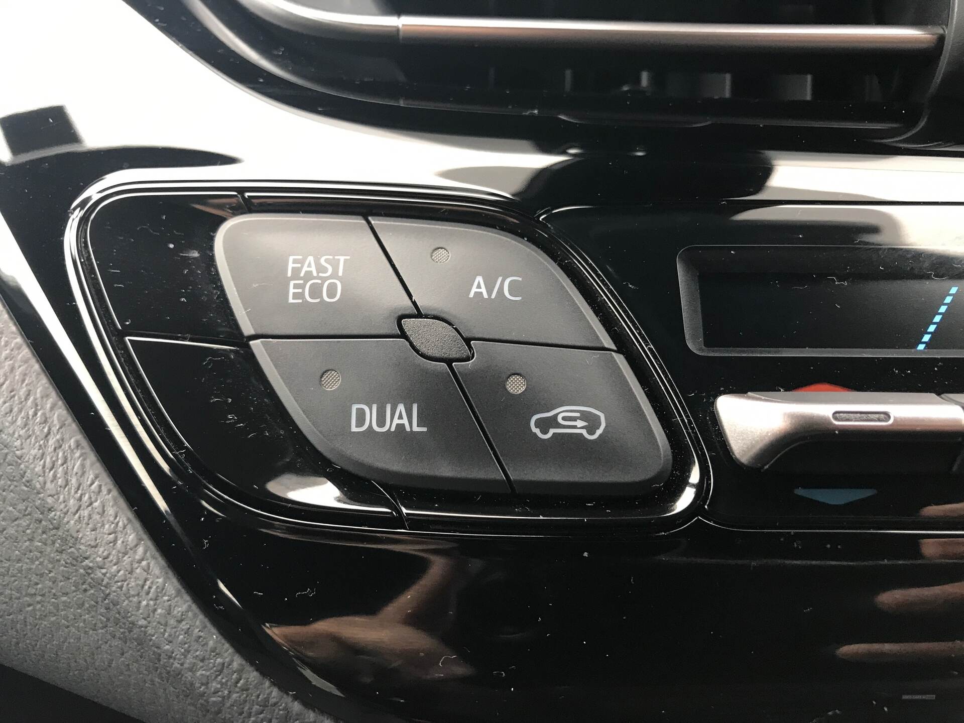Mar 2022 Toyota C-HR 1.8 Hybrid Icon 5dr CVT