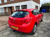 Vauxhall Astra 1.4i 16V Exclusiv 5dr in Antrim