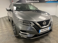 Nissan Qashqai 1.5 DCI TEKNA 5d 114 BHP PANORAMIC ROOF, REVERSE CAMERA in Down