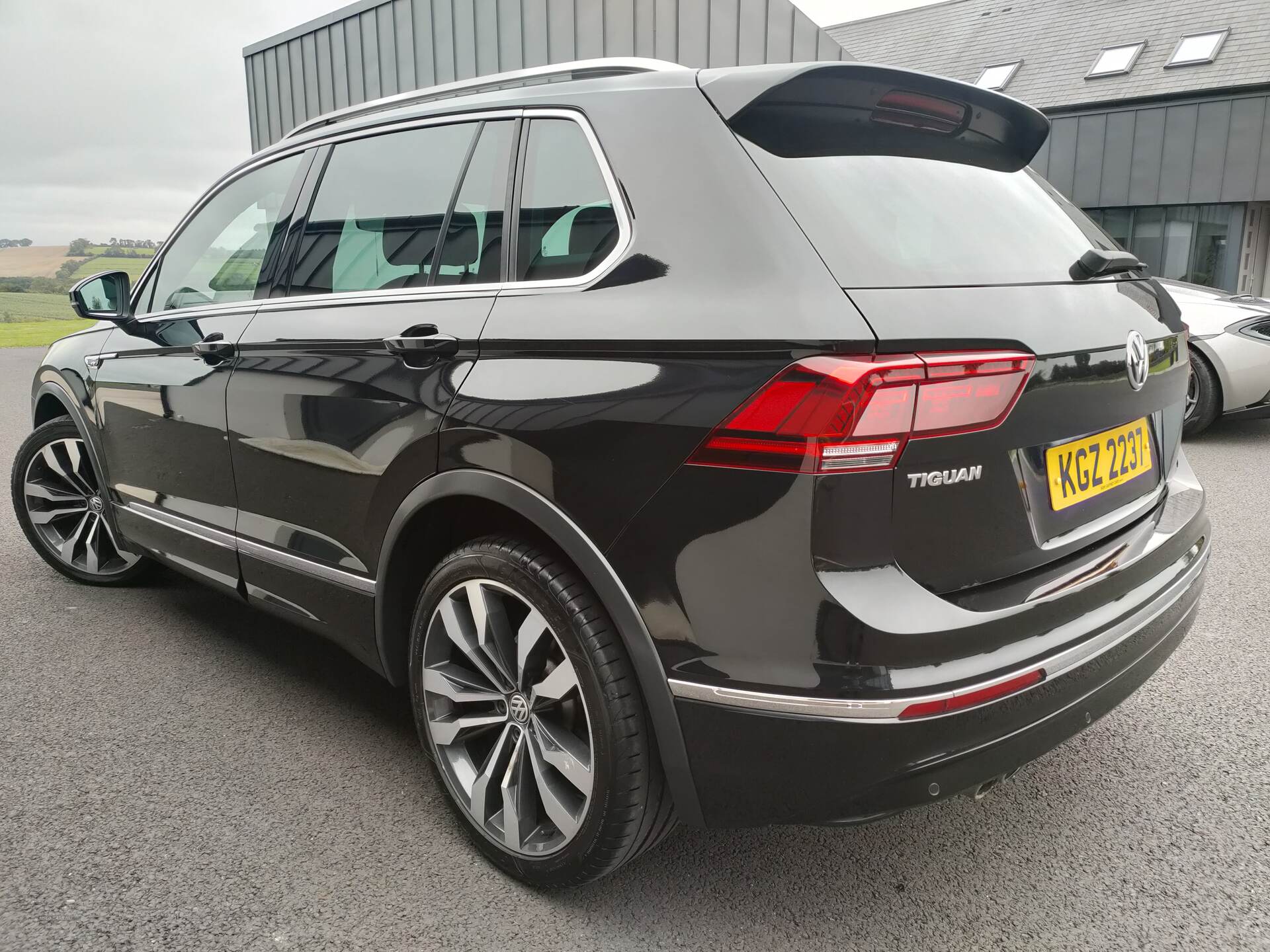 Volkswagen Tiguan DIESEL ESTATE in Armagh