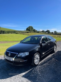 Volkswagen Passat 2.0 Highline BlueMotion Tech TDI CR DPF 4dr in Down