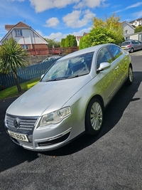 Volkswagen Passat 2.0 Highline TDI CR DPF 4dr in Down