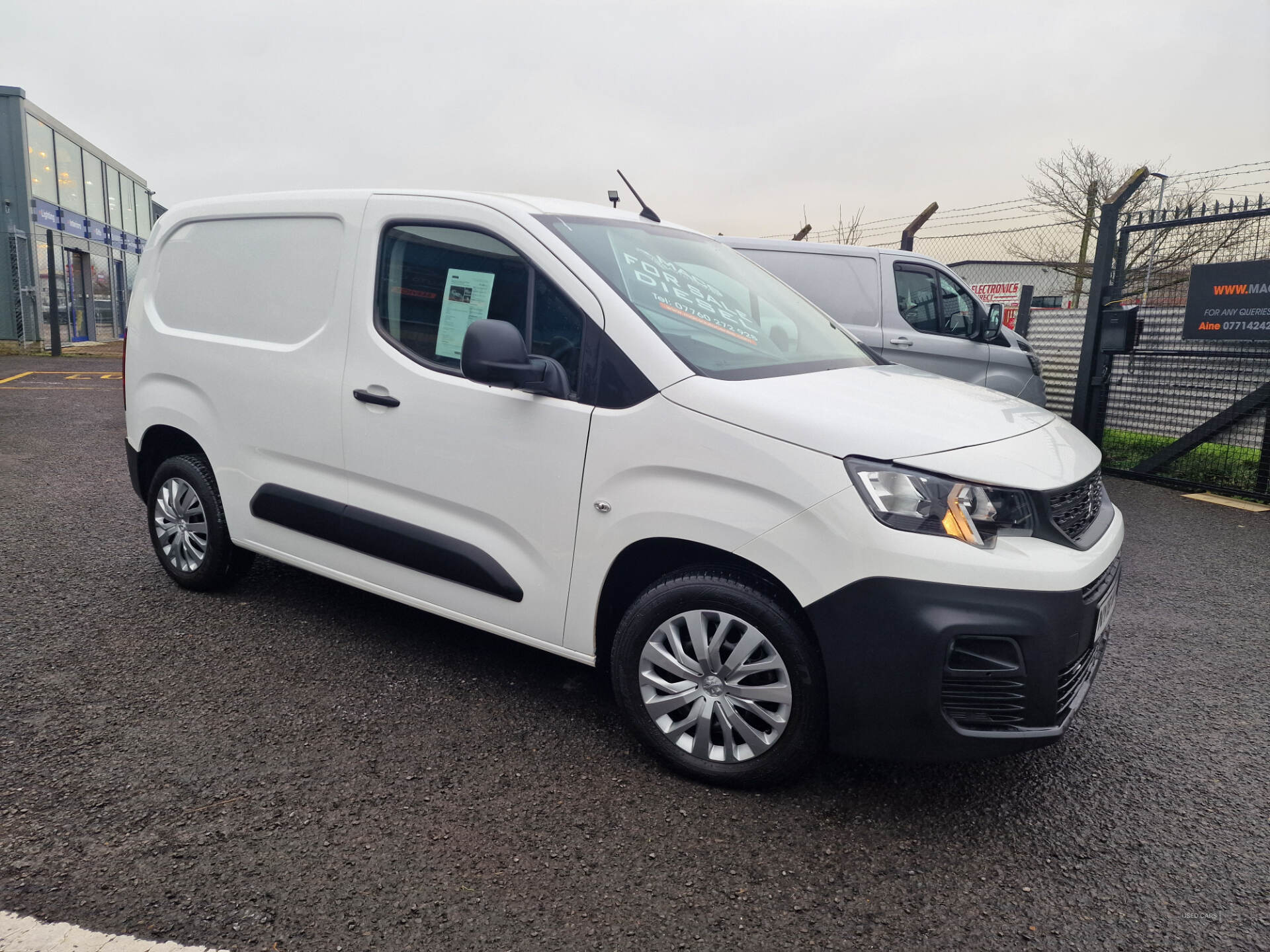 Aug 2019 Peugeot Partner 1000 1.5 BlueHDi 100 Professional Van