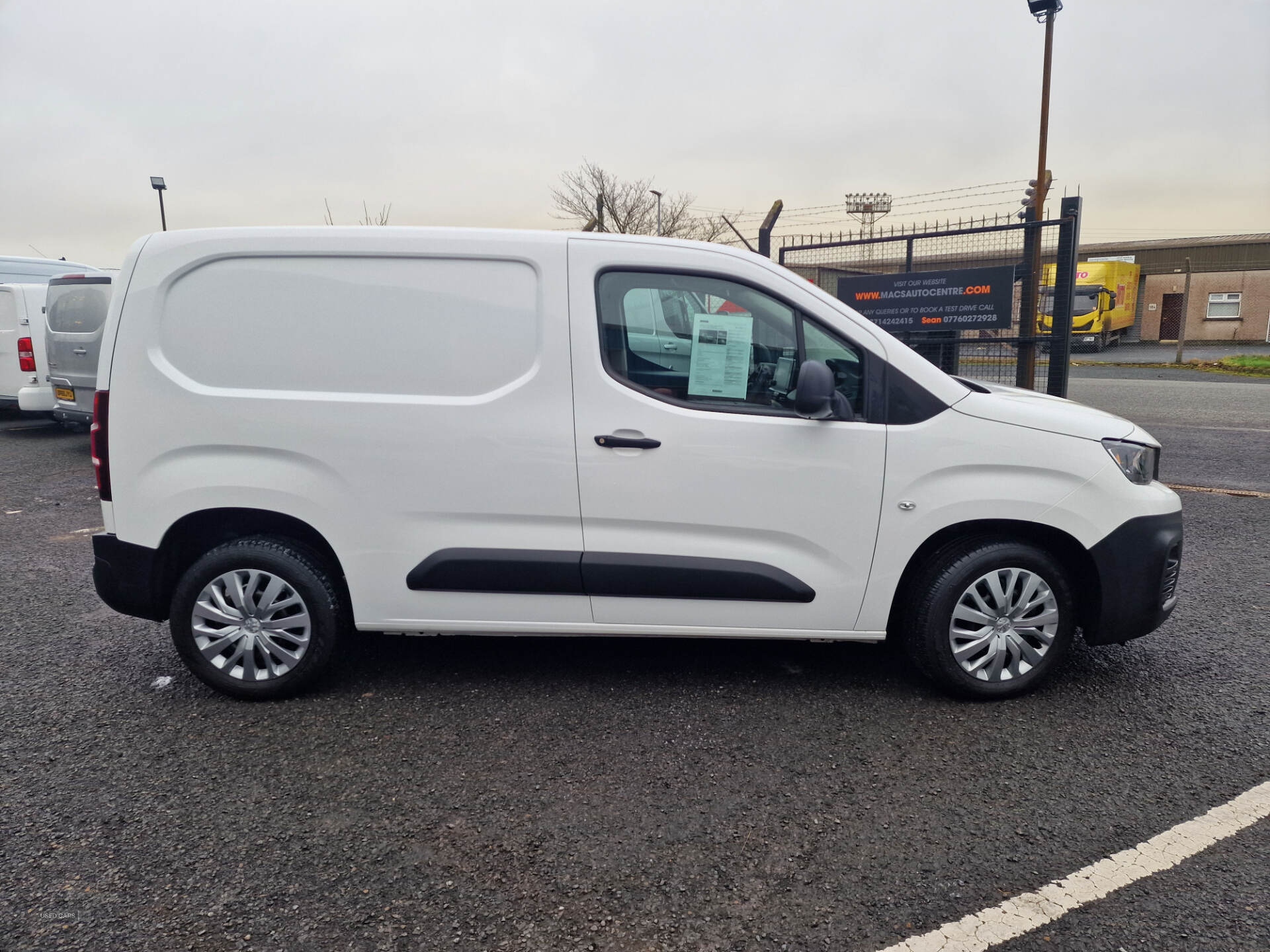 Aug 2019 Peugeot Partner 1000 1.5 BlueHDi 100 Professional Van
