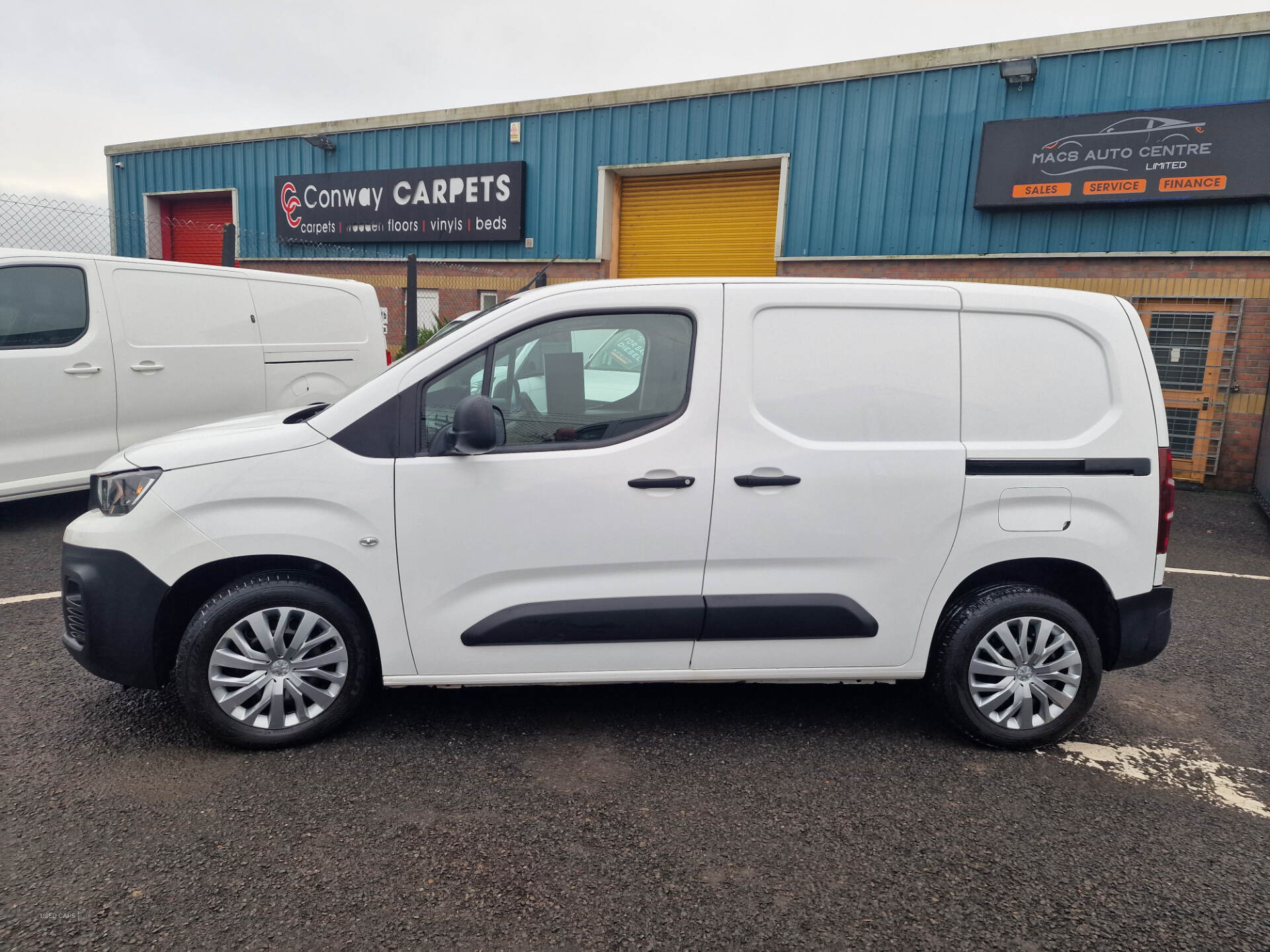Aug 2019 Peugeot Partner 1000 1.5 BlueHDi 100 Professional Van