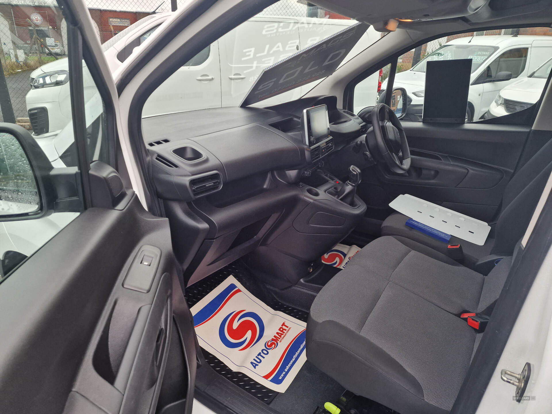 Aug 2019 Peugeot Partner 1000 1.5 BlueHDi 100 Professional Van