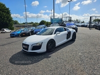 Audi R8 COUPE in Down