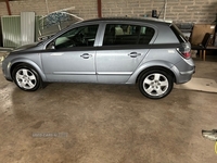 Vauxhall Astra 1.4i 16V Club 5dr in Antrim