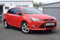 Ford Focus 1.6 ZETEC 5d 104 BHP 2 Keys in Down