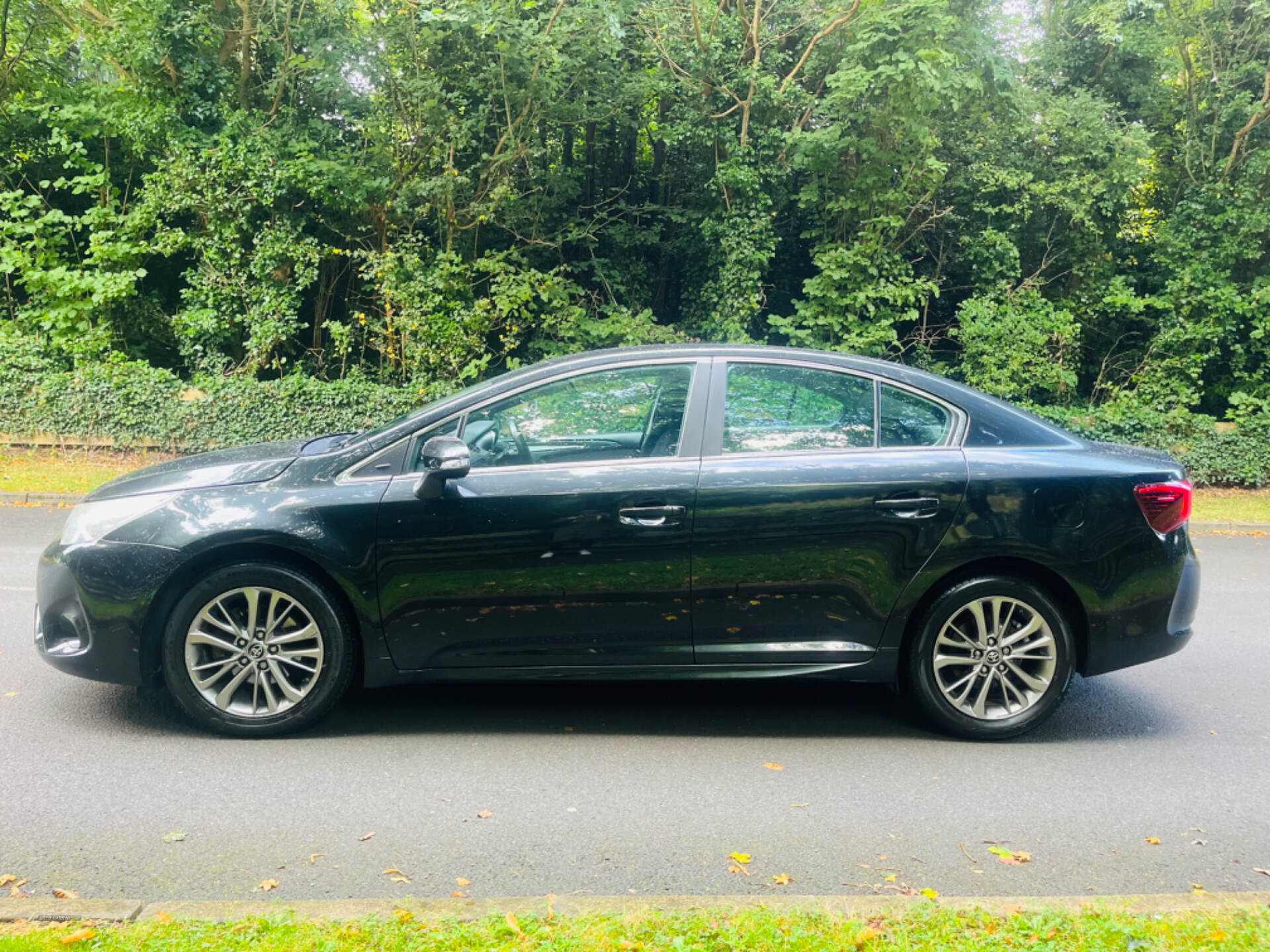 Toyota Avensis DIESEL SALOON in Armagh