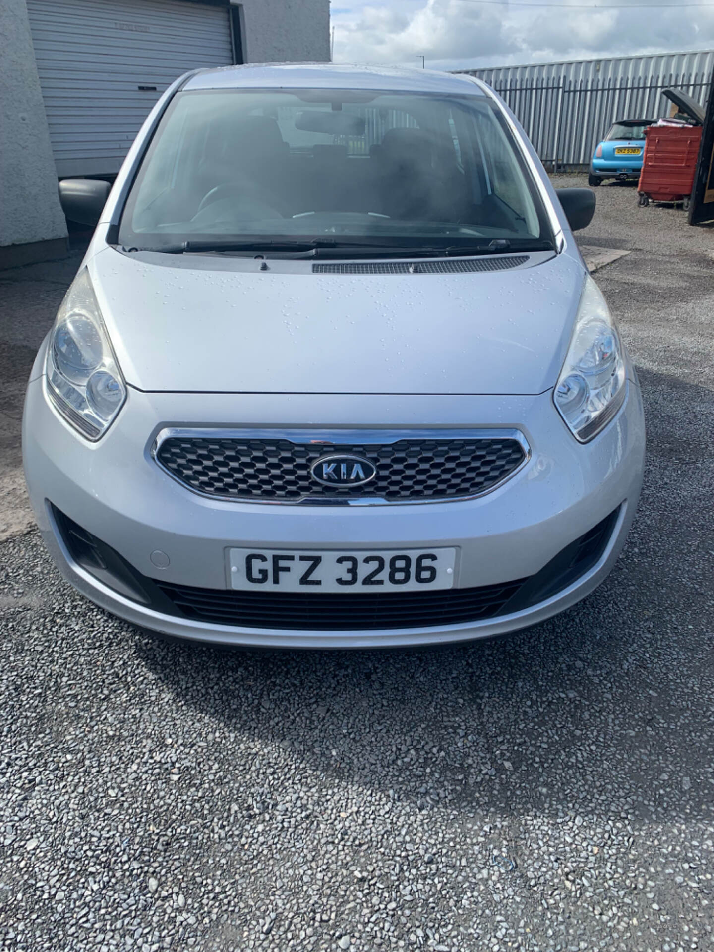 Kia Venga HATCHBACK in Down