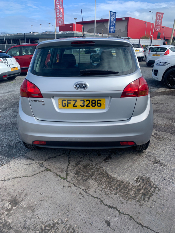 Kia Venga HATCHBACK in Down