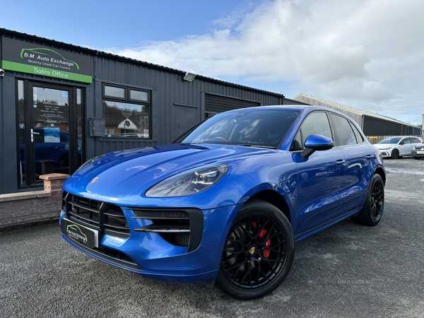 Porsche Macan ESTATE in Down