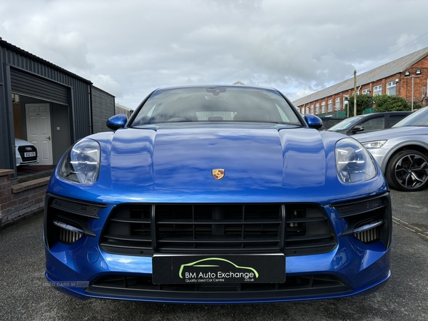 Porsche Macan ESTATE in Down