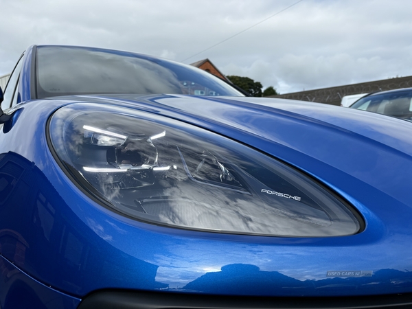 Porsche Macan ESTATE in Down