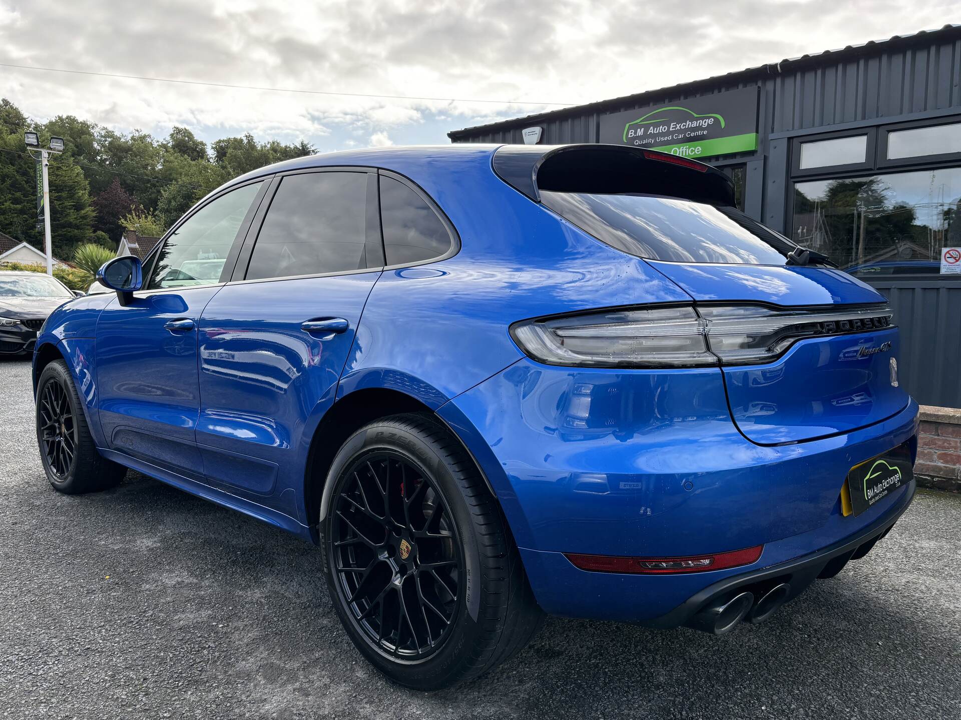 Porsche Macan ESTATE in Down