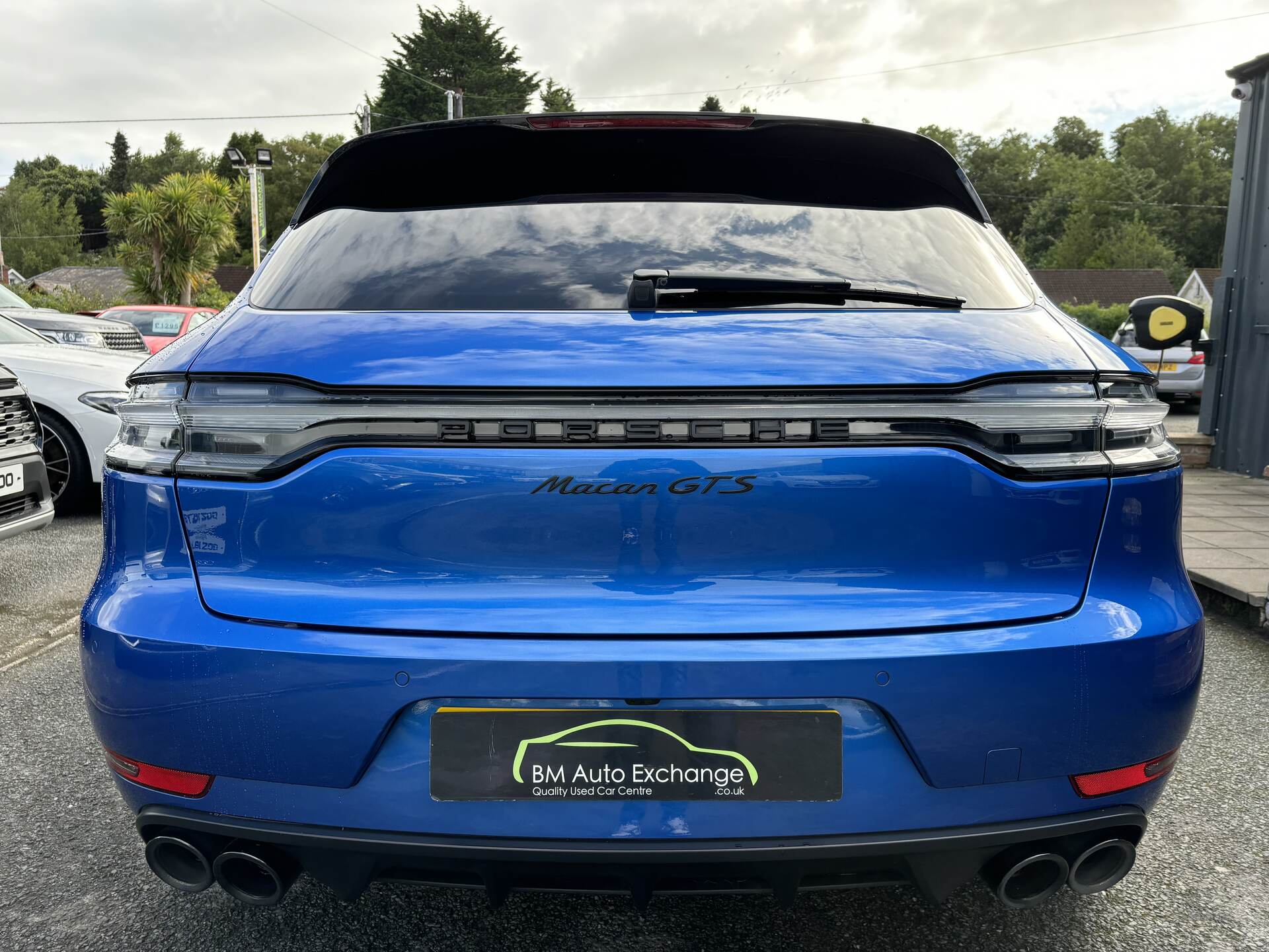 Porsche Macan ESTATE in Down