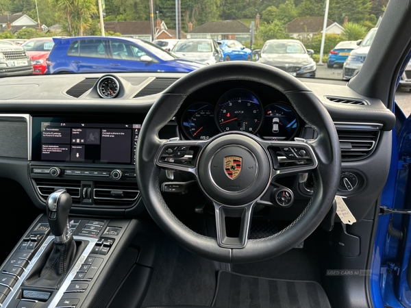 Porsche Macan ESTATE in Down