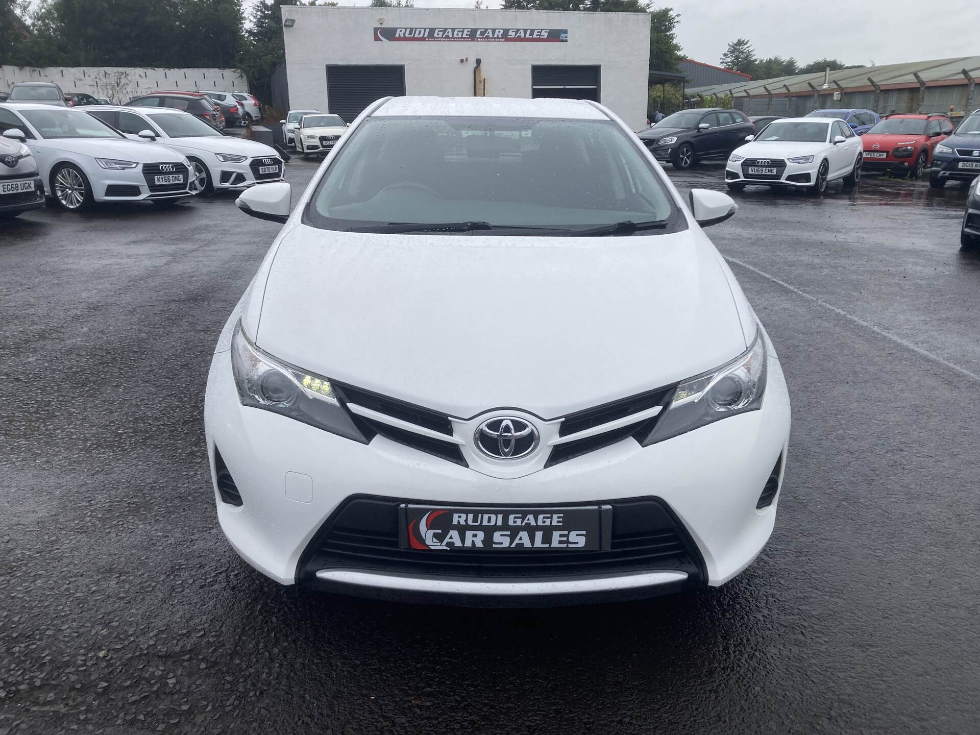 Toyota Auris DIESEL HATCHBACK in Antrim