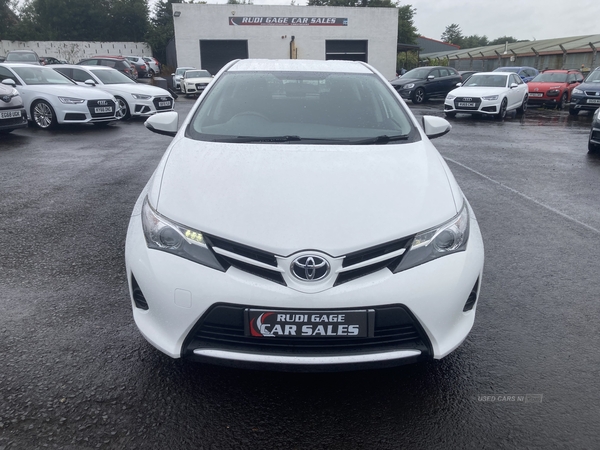 Toyota Auris DIESEL HATCHBACK in Antrim