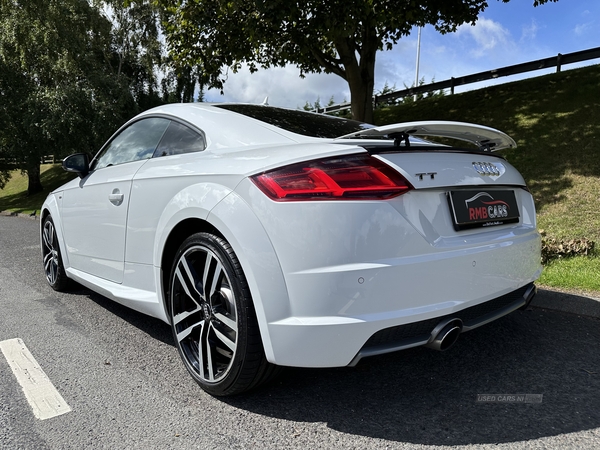 Audi TT COUPE in Down