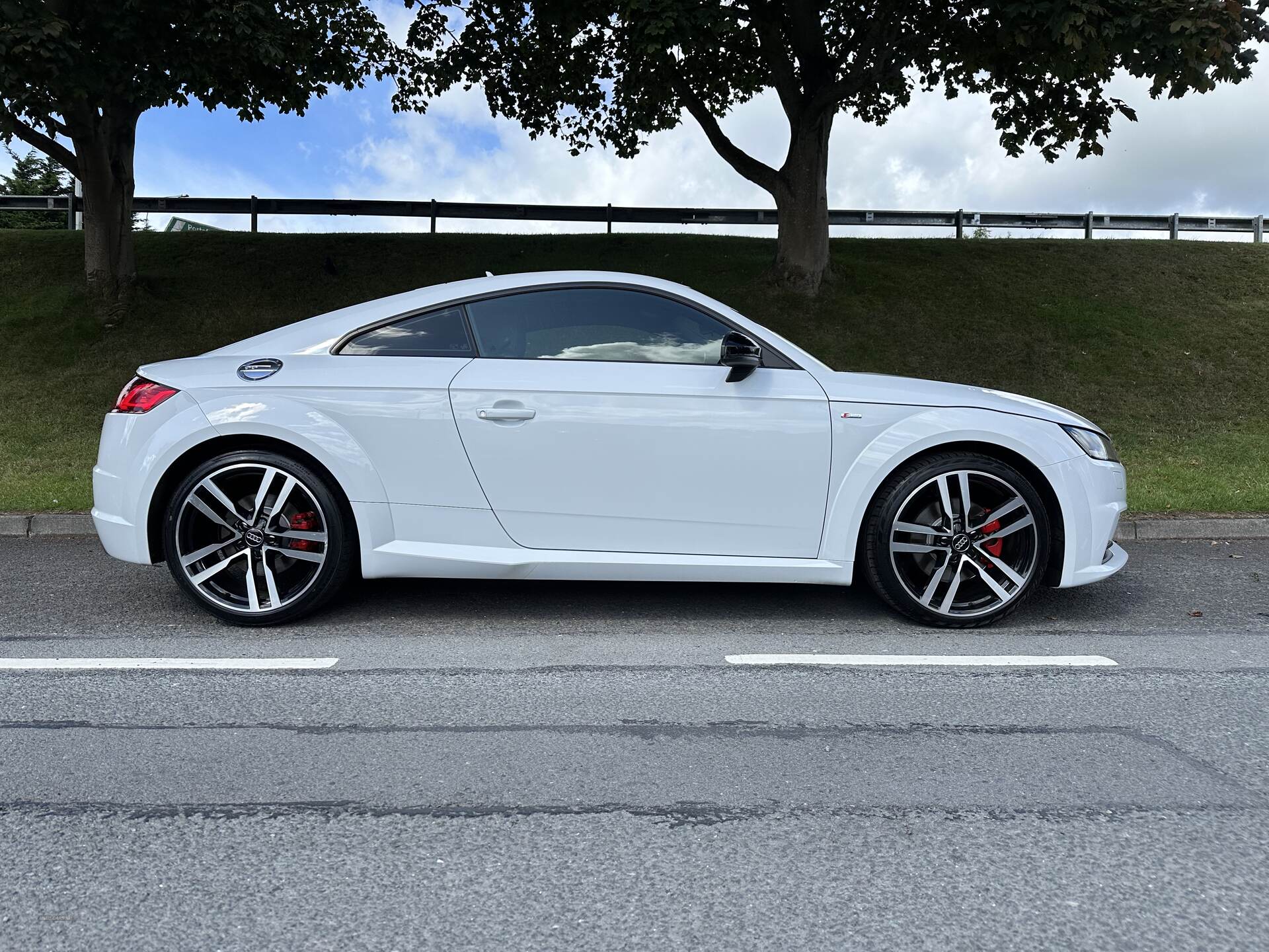 Audi TT COUPE in Down