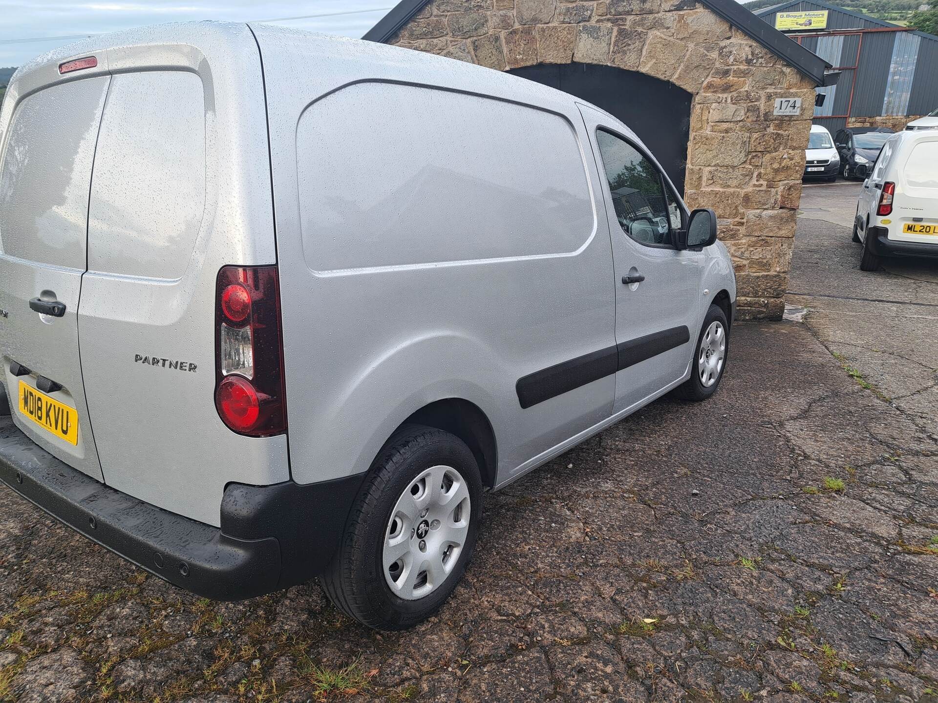 Jun 2018 Peugeot Partner 850 1.6 BlueHDi 100 Professional Van [non SS]