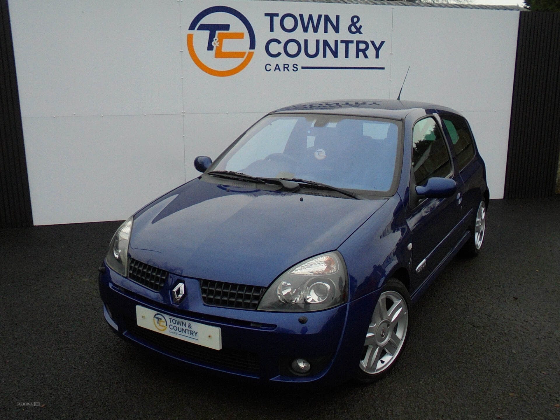 Renault Clio in Antrim