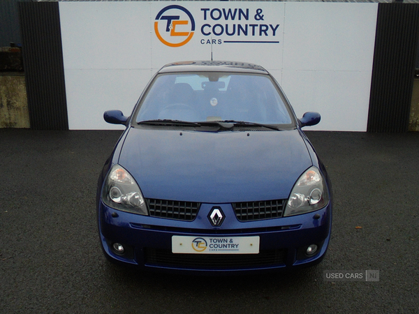 Renault Clio in Antrim