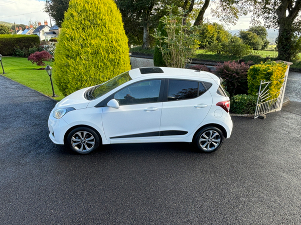 Hyundai i10 HATCHBACK in Antrim