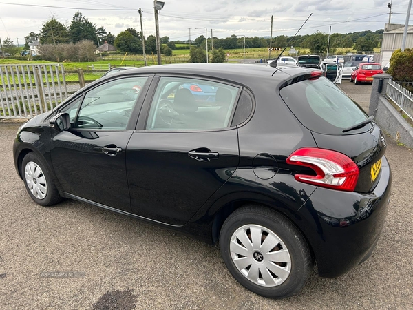 Peugeot 208 HATCHBACK in Antrim