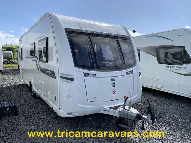 2016 Coachman Vision 560/4, Fixed Bed