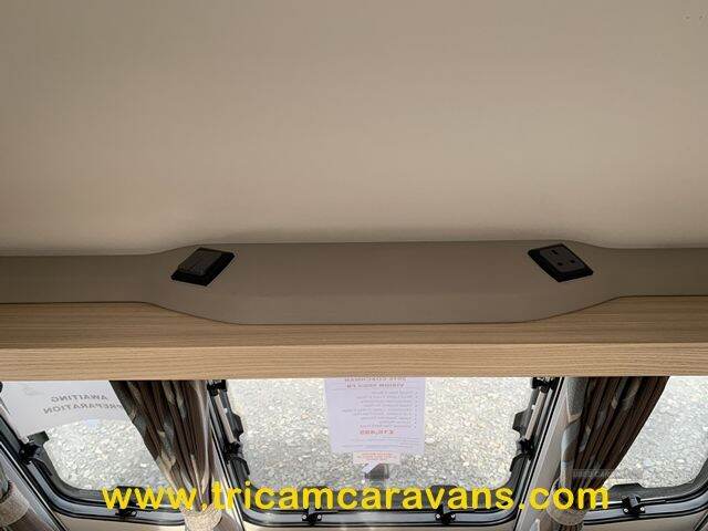 2016 Coachman Vision 560/4, Fixed Bed