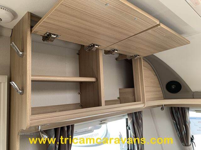2016 Coachman Vision 560/4, Fixed Bed
