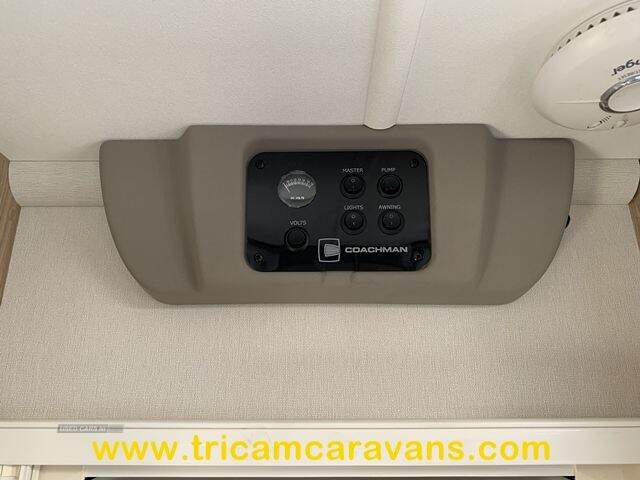 2016 Coachman Vision 560/4, Fixed Bed
