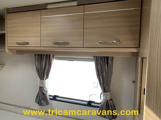 2016 Coachman Vision 560/4, Fixed Bed