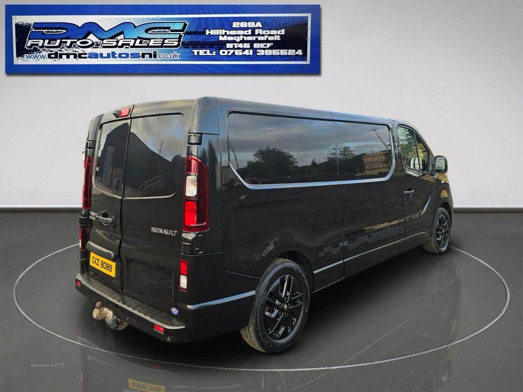 Oct 2020 Renault Trafic LL30 ENERGY dCi 170 Black Edition Van EDC