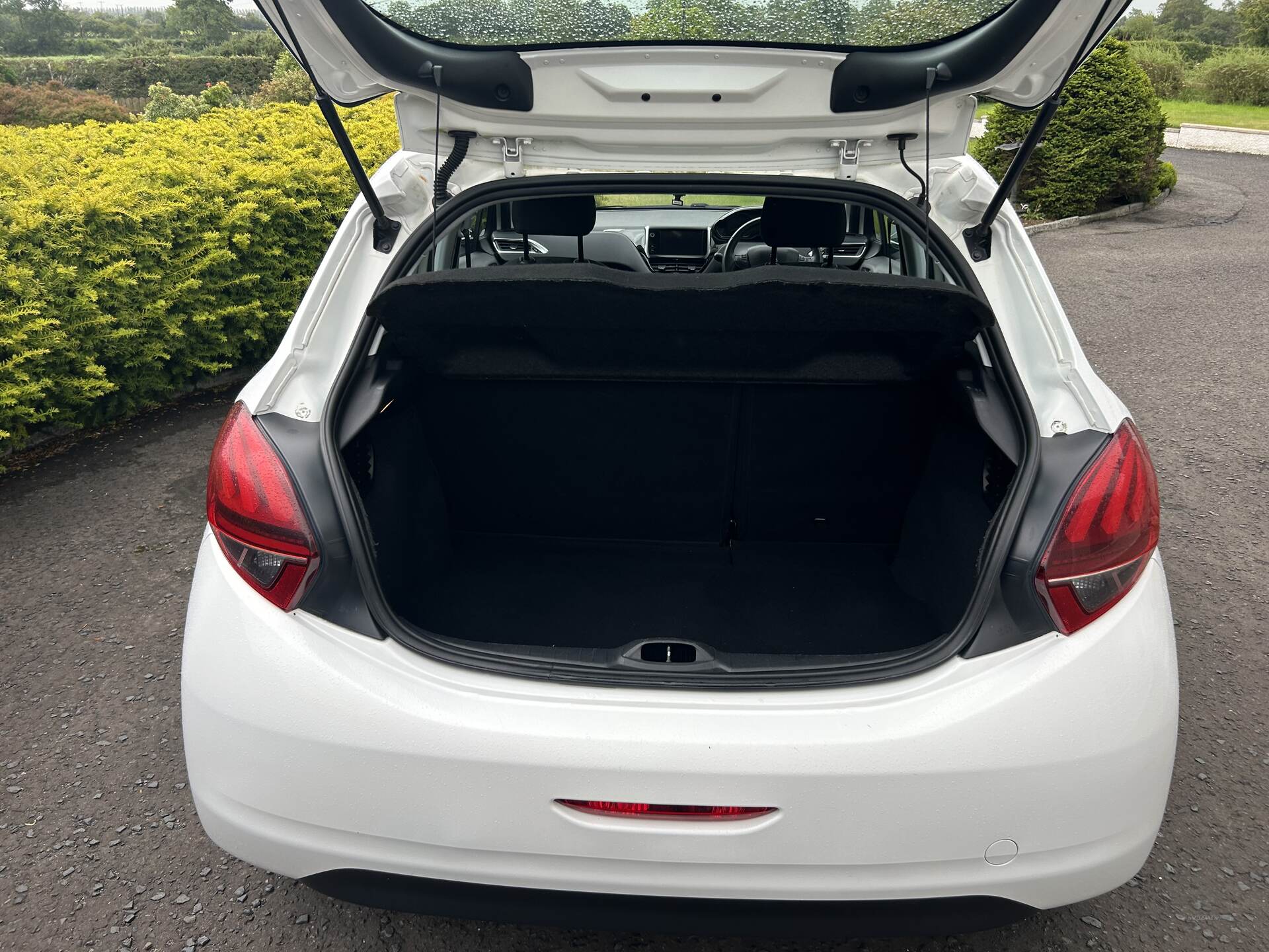 Peugeot 208 DIESEL HATCHBACK in Antrim