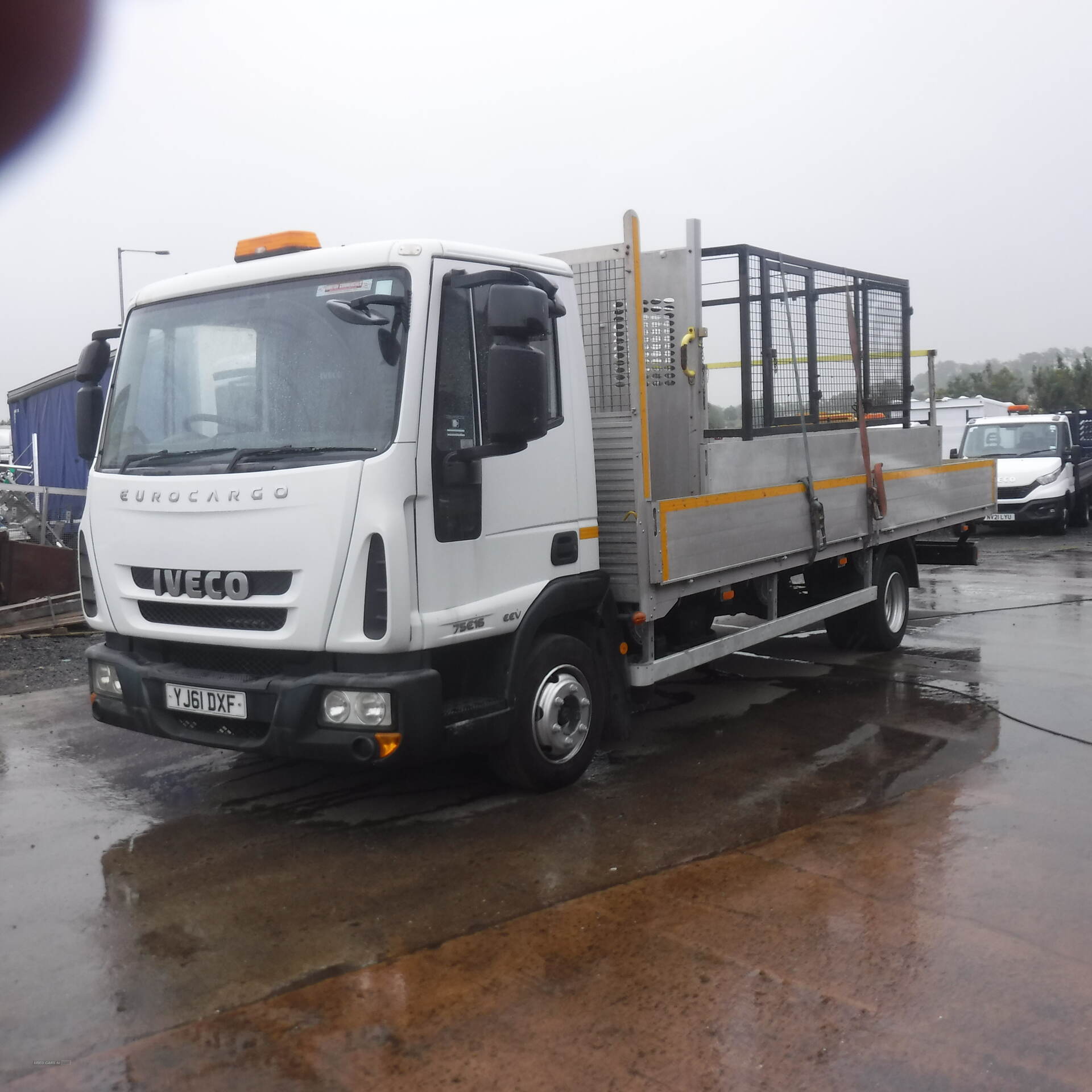 Iveco Eurocargo 20ft 10" aluminium dropside . in Down