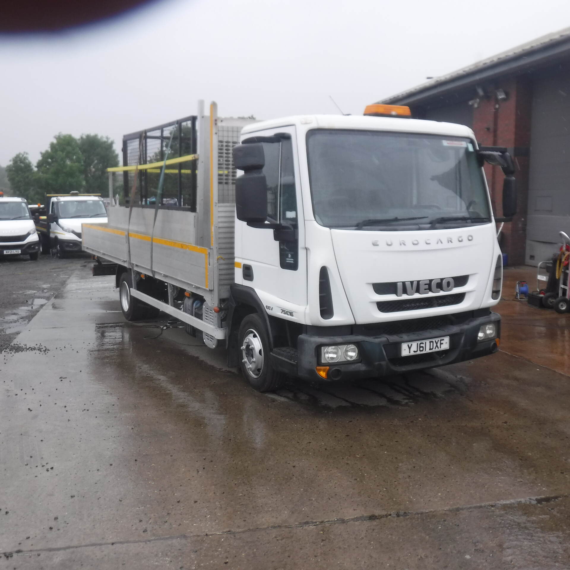 Iveco Eurocargo 20ft 10" aluminium dropside . in Down