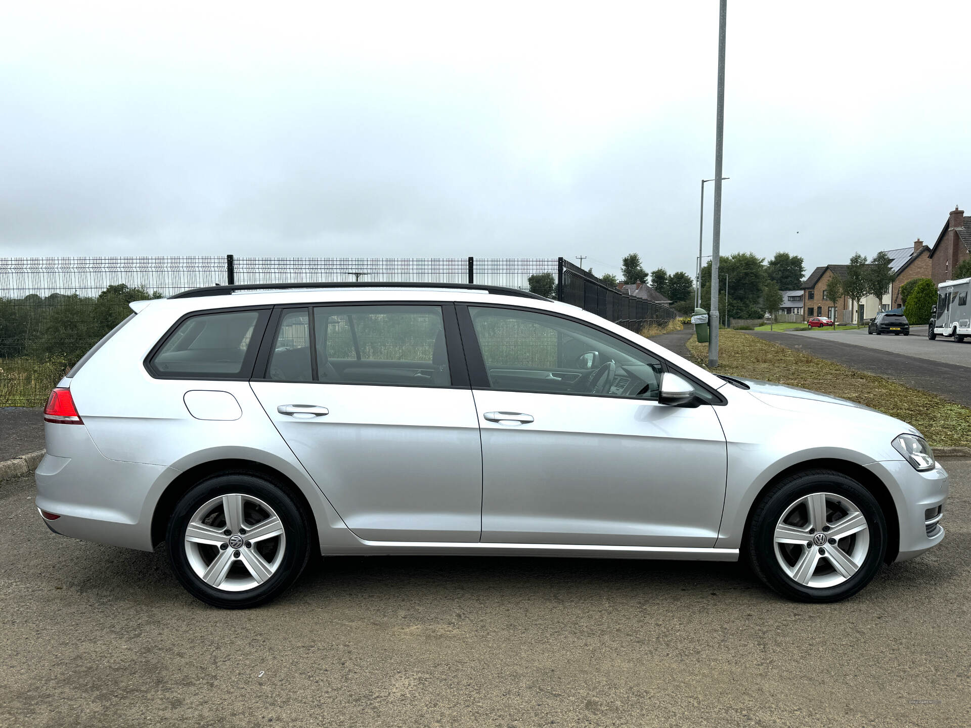 Volkswagen Golf DIESEL ESTATE in Antrim