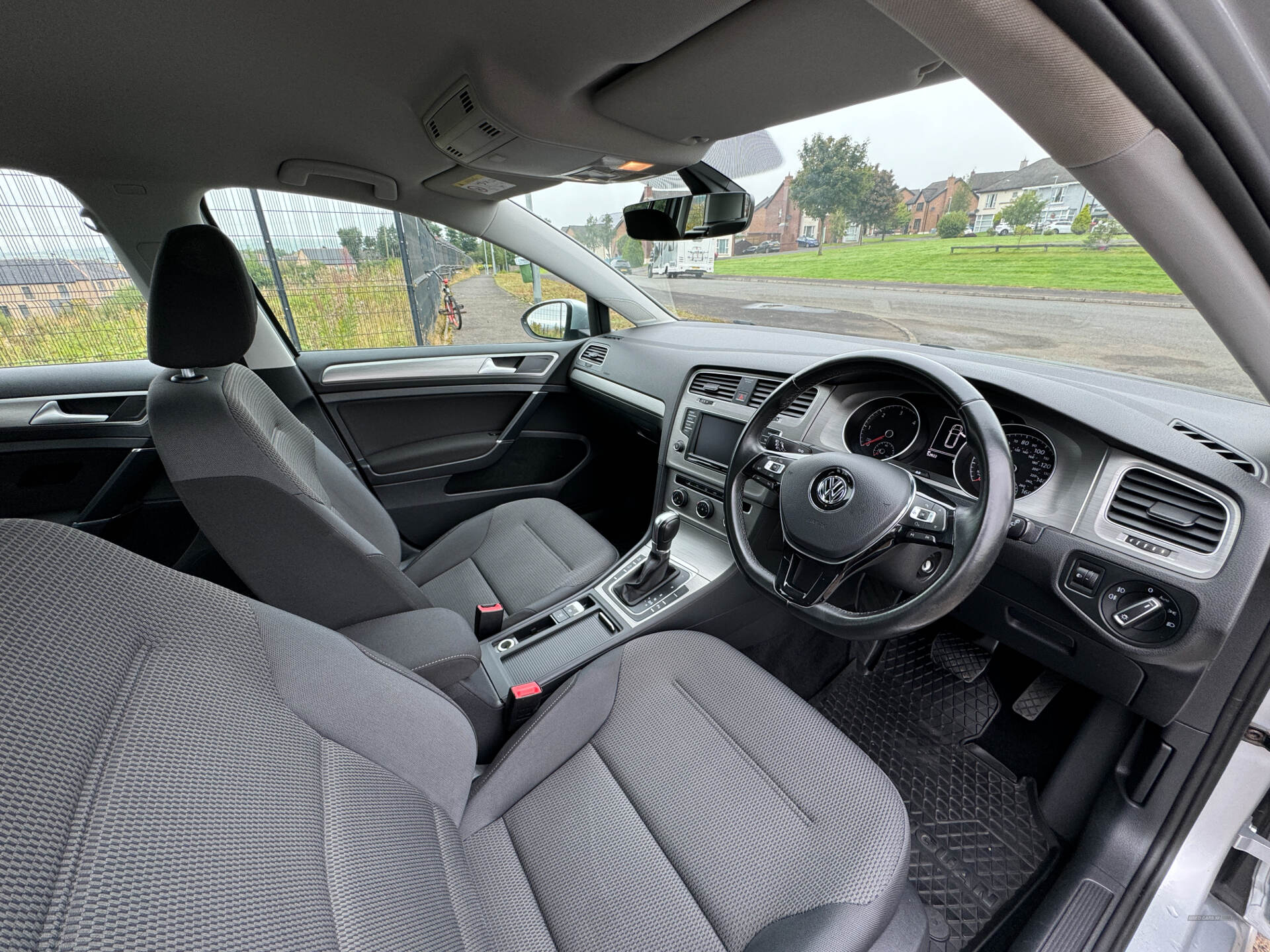 Volkswagen Golf DIESEL ESTATE in Antrim