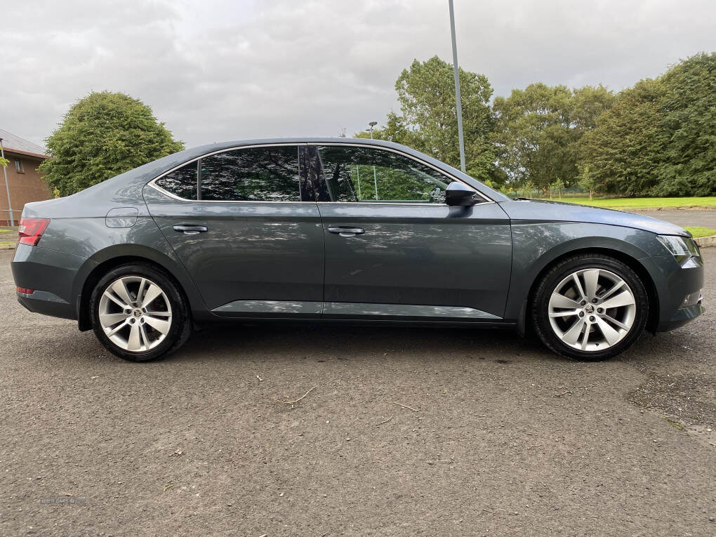 Nov 2016 Skoda Superb 2.0 TDI CR SE L Executive 5dr
