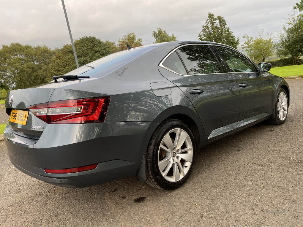Nov 2016 Skoda Superb 2.0 TDI CR SE L Executive 5dr